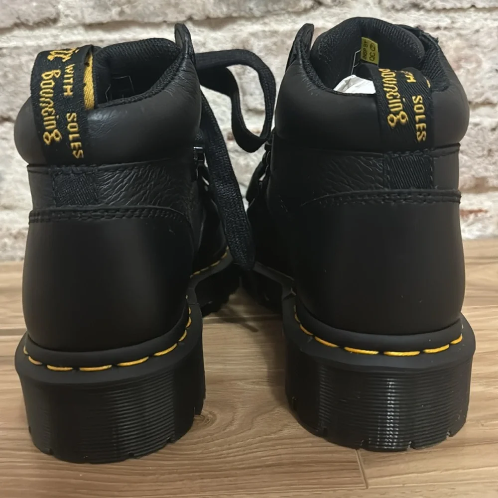 Doc Martens Zuma II boots - black, size 7. - Picture 7 of 11